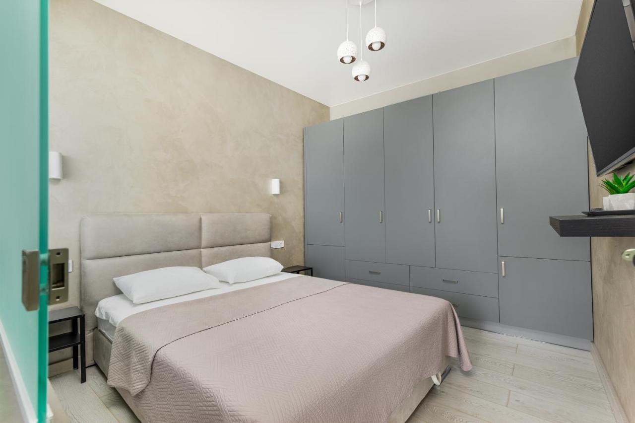 Razor Apartment With Terrace, Kamanina Odessa Exterior foto