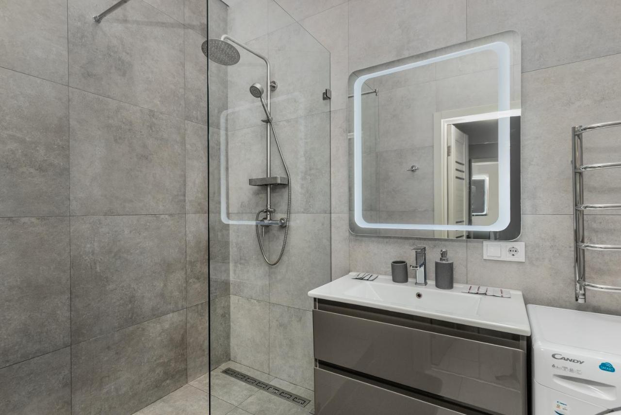 Razor Apartment With Terrace, Kamanina Odessa Exterior foto
